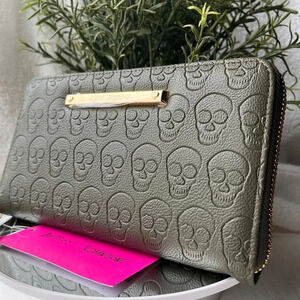 Betsey Johnson Army Green Skull Embossed Zip Around Long Wallet Wristlet NWT